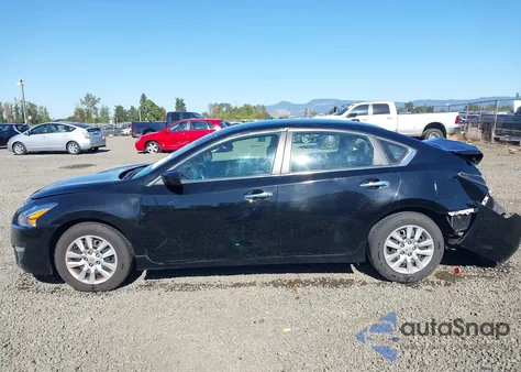 2015 Nissan Altima 2.5/2.5 S/2.5 Sl/2.5 Sv z USA, uszkodzony, nr VIN 1N4AL3AP3FC445340